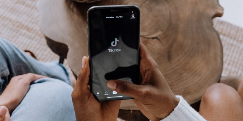 3 dicas para criar vídeos populares do TikTok (Foto de cottonbro no Pexels)